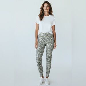 Sonoma Floral Leggings Womens M OEKO-TEX Stretch Midrise Flowers Lounge Yoga